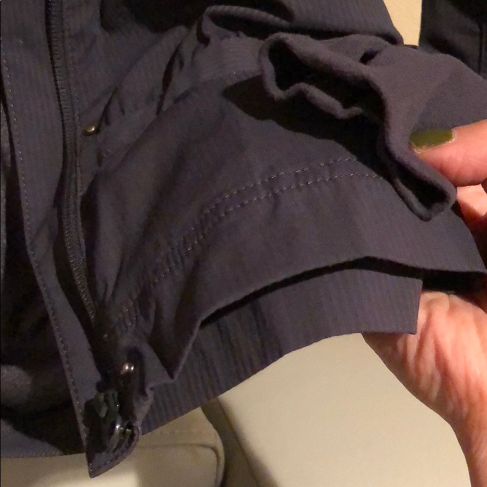 Lululemon jacket - Picture 4 of 6